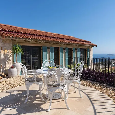 A Musical Escape With Euterpe Βίλα Κας